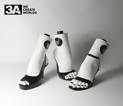 Set of three delicious severed feet - positive 3AA figure by Ashley Wood, produced by Threea. Front view.