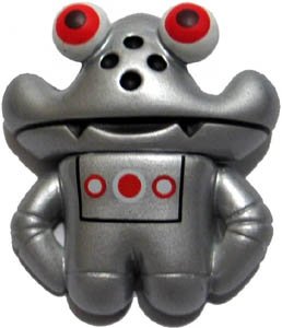 Monstering - Robotrash figure by Pete Fowler, produced by Sony Time Capsule. Front view.