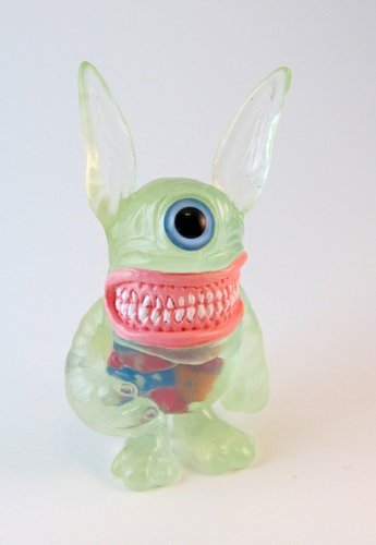 Meatster Bunny Yellow  figure by Motorbot, produced by Deadbear Studios. Front view.