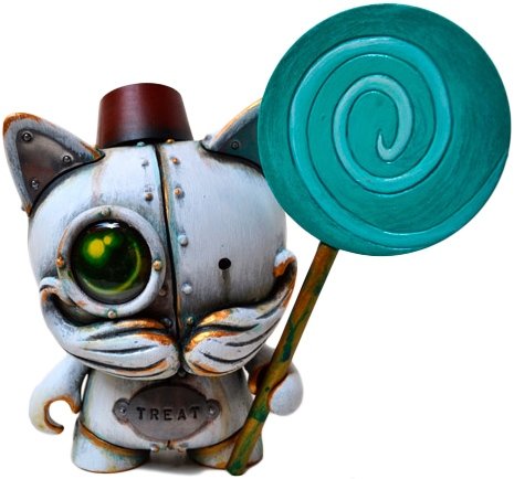 Treat figure by Doktor A. Front view.