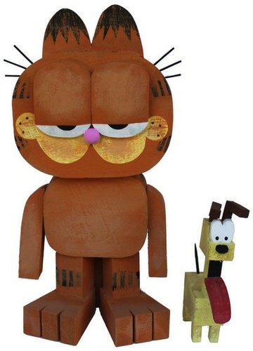 Garfield figure by Amanda Visell. Front view.