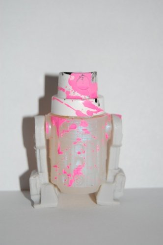 Spray 2-V2 figure by Sucklord, produced by Suckadelic. Front view.