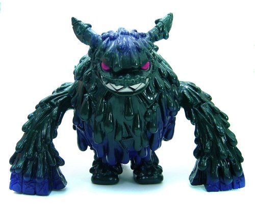 Magman figure by Touma, produced by Wonderwall. Front view.