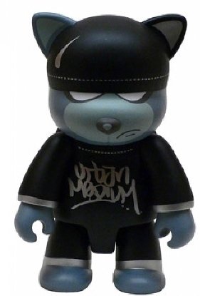 Vandal Cat figure by Urban Medium, produced by Toy2R. Front view.