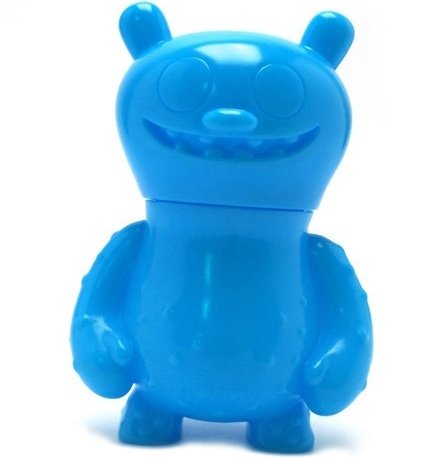My Friend Dave - Unpainted Blue figure by David Horvath X Sun-Min Kim, produced by Intheyellow. Front view.