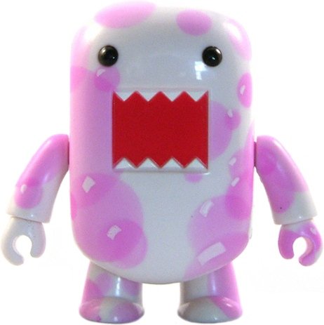 Pink Bubbles Chase Domo Qee figure by Dark Horse Comics, produced by Toy2R. Front view.