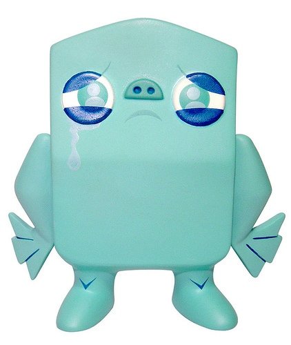 Dookie-Bloo figure by Manny Galan , produced by Chaotic Unicorn . Front view.