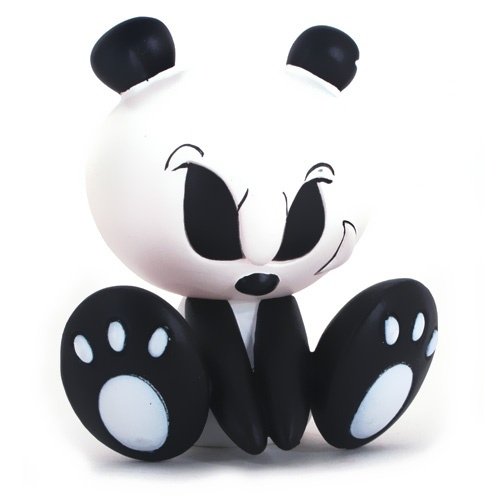 Panda figure by Danny Chan, produced by Crossxover. Front view.