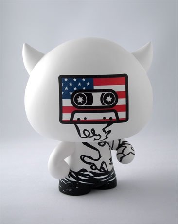 American Mix Tape figure by Bill Mcmullen, produced by Redmagic Style. Front view.