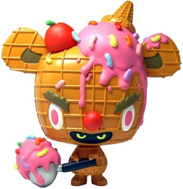 Ice Cream Micci-Strawberry figure by Erick Scarecrow, produced by Esc-Toy. Front view.