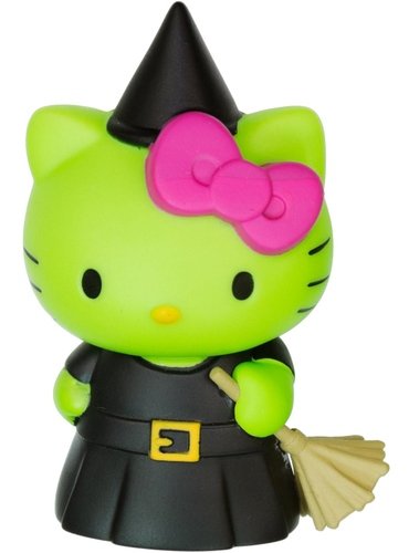 Hello Kitty Horror Mystery Minis - Green Witch figure by Sanrio, produced by Funko. Front view.