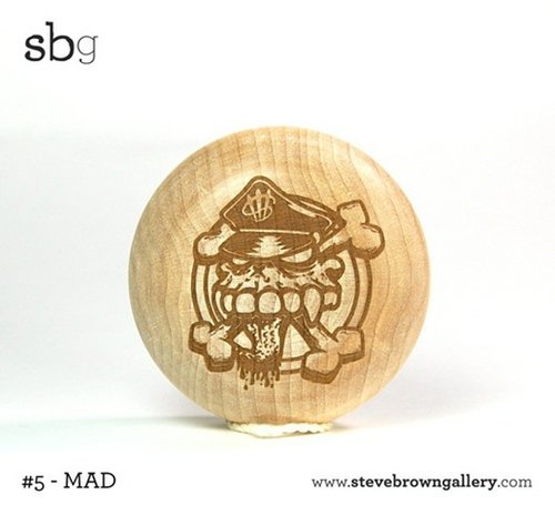 Artist Edition Yo-Yo #5 figure by Jeremy Madl (Mad), produced by Steve Brown Gallery. Front view.