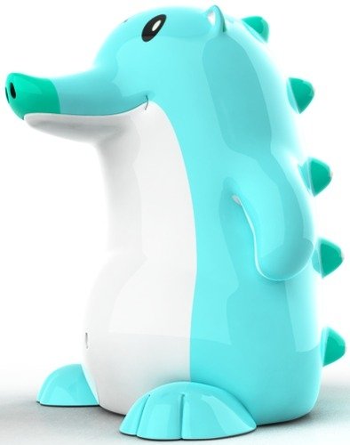 Heathrow the Hedgehog - Seaberry  figure by Frank Kozik, produced by Maqet. Front view.