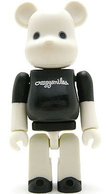 Crazysmiles Be@rbrick (White) 100% - ToyCon 1  figure by Michael Lau, produced by Medicom Toy. Front view.