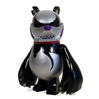 Knuckle Bear Capsule silver king figure by Touma, produced by Wonderwall. Front view.