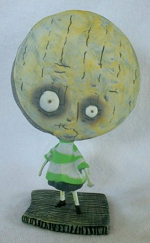 Brie Boy figure by Tim Burton, produced by Dark Horse. Front view.