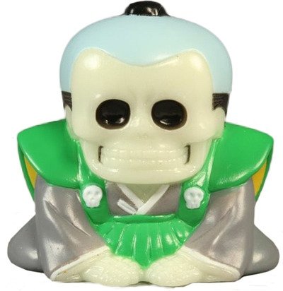 Honesuke (リアルヘッド 骨助) - Glow w/ Green & Grey Robes figure by Realxhead X Skull Toys, produced by Realxhead. Front view.