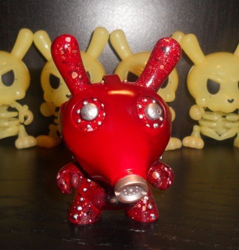 Dunny DRILL ONE Custom figure by Shawn Wigs. Front view.