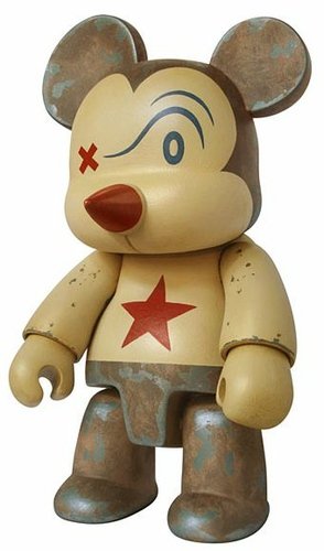 Coney Bear  figure by Brian Taylor. Front view.