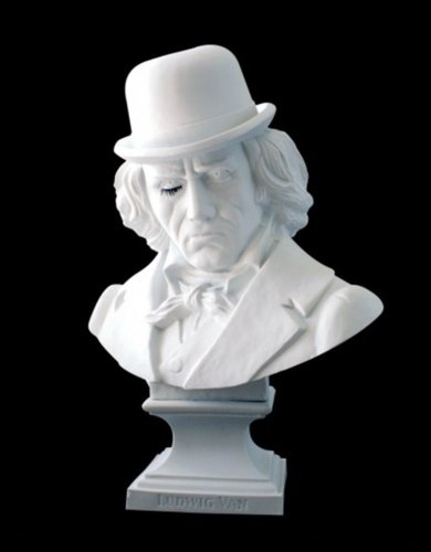 Ludwig Van Bust - Porcelain figure by Frank Kozik. Front view.