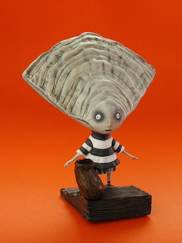 Oyster Boy figure by Tim Burton, produced by Dark Horse. Front view.