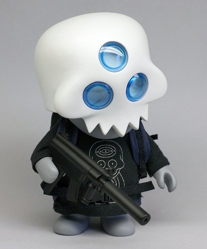 Assembly Tongueless Gohst One-Off Build #01 figure by Ferg, produced by Playge. Front view.