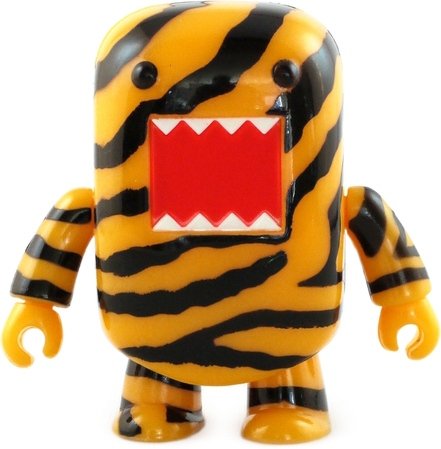Tiger Domo Qee figure by Dark Horse Comics, produced by Toy2R. Front view.