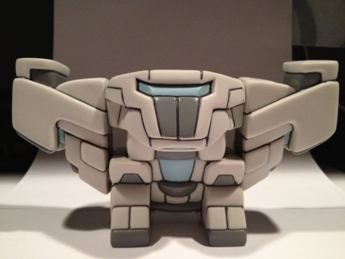 Heavy Armored Rig -  Zorennor Exploration Division figure by Matt Doughty, produced by Onell Design. Front view.