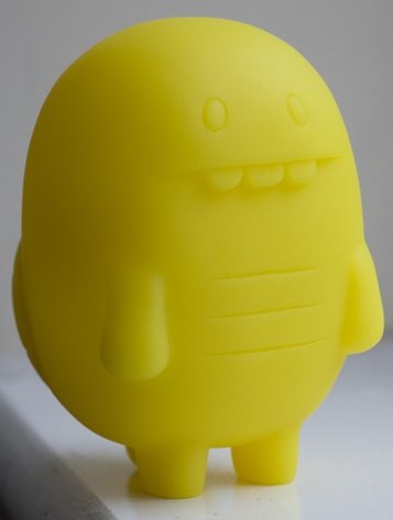 Turtle - Yellow GID DIY  figure by David Horvath, produced by Toy2R. Front view.