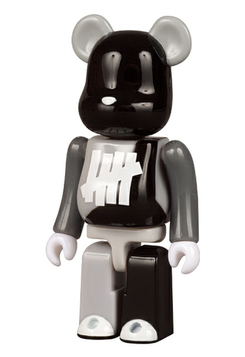 Undefeated Be@rbrick 100%