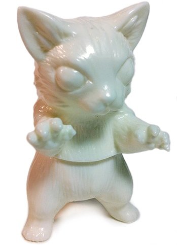 Cat Kaiju Nekoron figure by Yoshihiko Makino, produced by Max Toy Co.. Front view.