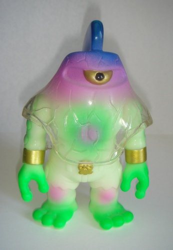 Vigaro  figure by Frank Kozik, produced by Realxhead. Front view.