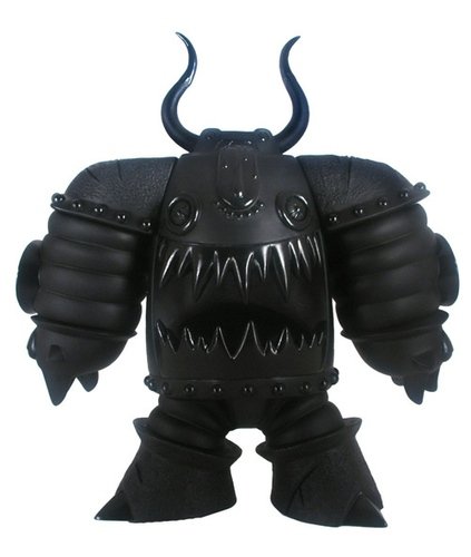 Golem (Black on black) figure by Tragnark, produced by Kaching Brands. Front view.