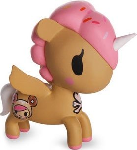 Dolce figure by Simone Legno (Tokidoki), produced by Tokidoki. Front view.