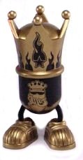 Crown figure by Jeremy Madl (Mad), produced by Kaching Brands. Front view.