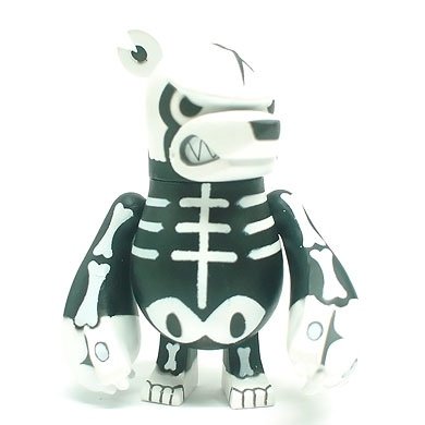 Knucklebear Bone figure by Touma. Front view.