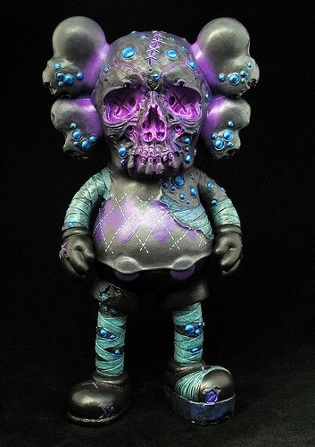 Small Pox figure by Fplus, produced by Medicom Toy. Front view.