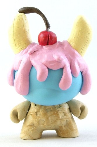 Icecream Dunny 2 figure by Jennipho, produced by Kidrobot. Front view.