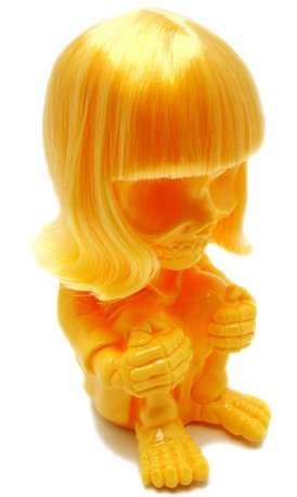 Miss Mysterious - Yellow Hair figure, produced by Secret Base. Front view.