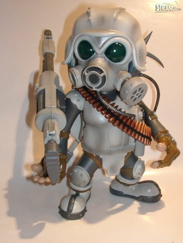 Rc-911 Gray figure, produced by Threezero. Front view.