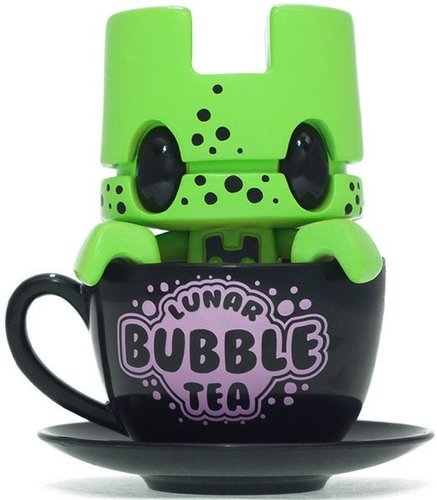 Mini Tea - Apple Bubble figure by Matt Jones (Lunartik), produced by Lunartik Ltd. Front view.