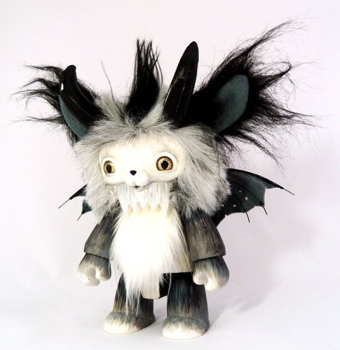 Heavy Metal Qee 5 figure by A Little Stranger. Front view.