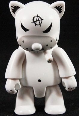 Anarqee Cat figure by Frank Kozik, produced by Toy2R. Front view.