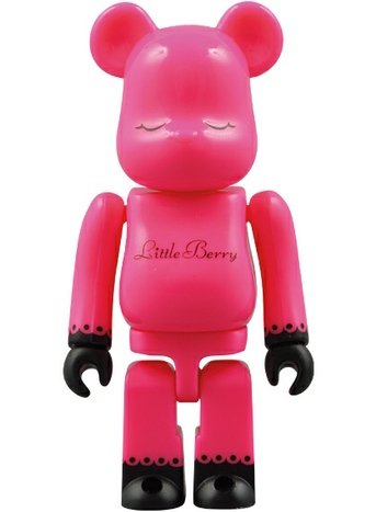 Little Berry Be@rbrick 100% figure, produced by Medicom Toy. Front view.