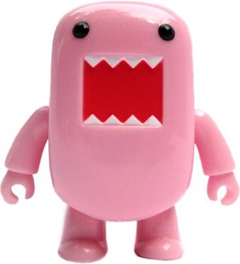 Pink Domo Qee figure by Dark Horse Comics, produced by Toy2R. Front view.