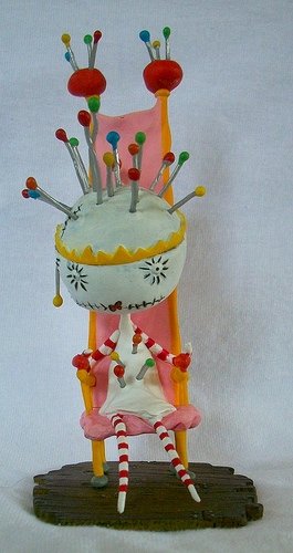 Pin Cushion Queen figure by Tim Burton, produced by Dark Horse. Front view.