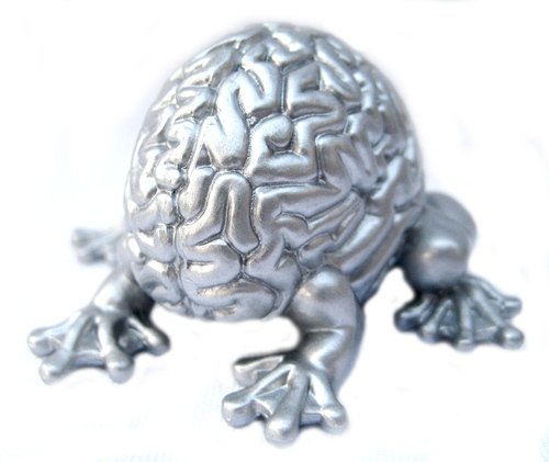 Jumping Brain figure by Emilio Garcia, produced by Toy2R. Front view.