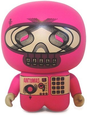 Fantomas Unipo figure by Unklbrand, produced by Unklbrand. Front view.
