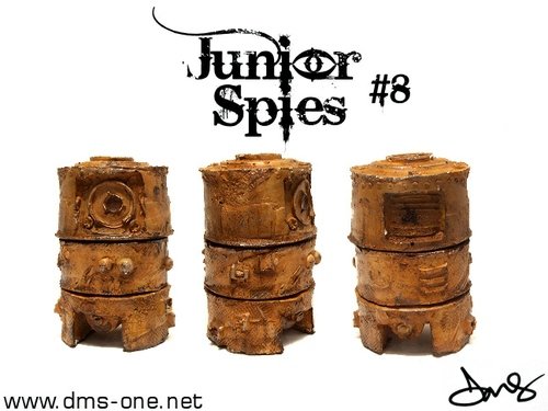 Junior Spies #8 figure by Dms. Front view.