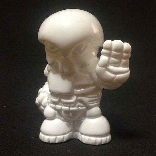 Warped Pheydon, Solid (as a rock) figure by Onell Design, produced by Fig-Lab. Front view.